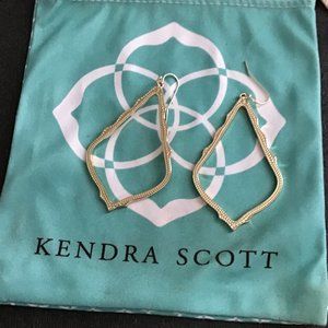 Kendra Scott Sophee Drop Earrings In Gold